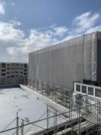 横浜市瀬谷スポーツセンターにて足場施工。